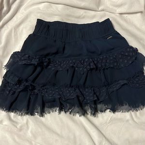 EUC Hollister navy mini skirt. Size medium